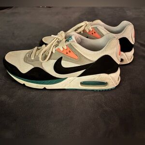 Women’s Nike Air Max Correlate - Size 9